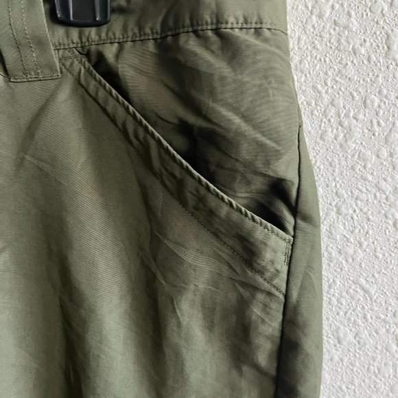 Columbia Women's Bit O Backside Green Capri Pants Size 6 Style AL8319 - Picture 6 of 11